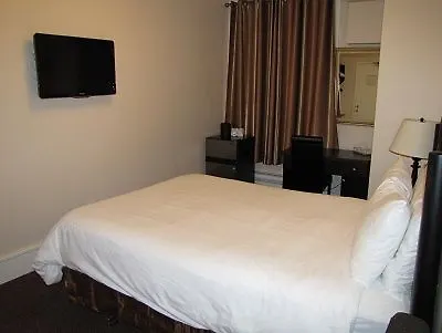 ***  Barclay Hotel Vancouver Canada
