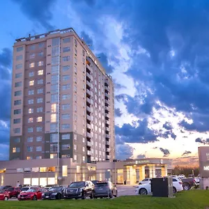 Hotel Sandman Signature Airport ****